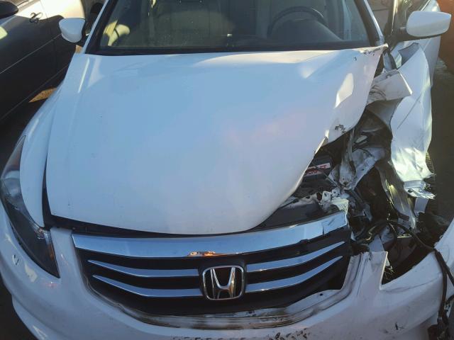 1HGCP2F65CA017375 - 2012 HONDA ACCORD WHITE photo 7