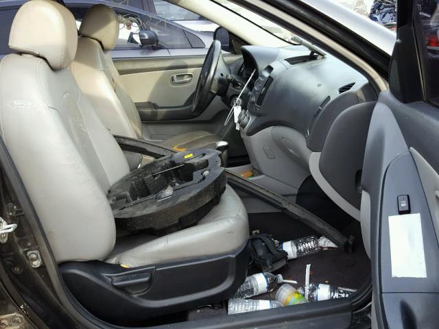 KMHDU46DX8U390015 - 2008 HYUNDAI ELANTRA GL BLACK photo 5