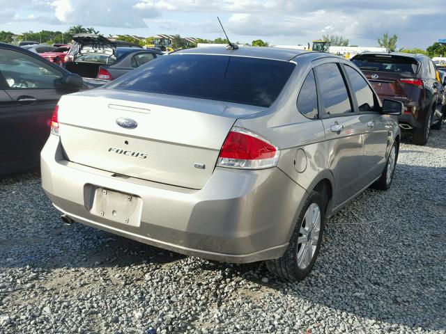 1FAHP35N18W245389 - 2008 FORD FOCUS SE GRAY photo 4