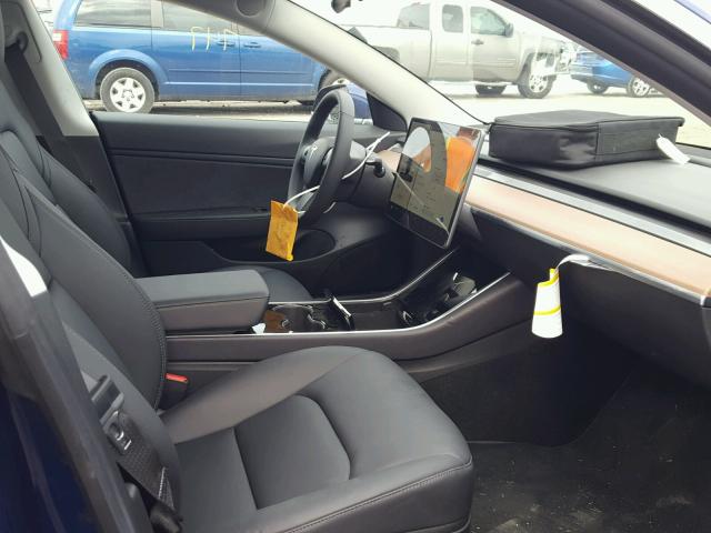 5YJ3E1EA1JF031878 - 2018 TESLA MODEL 3 ლურჯი ფოტო 5