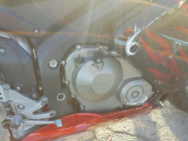 JH2PC37066M301782 - 2006 HONDA CBR600 TWO TONE photo 7