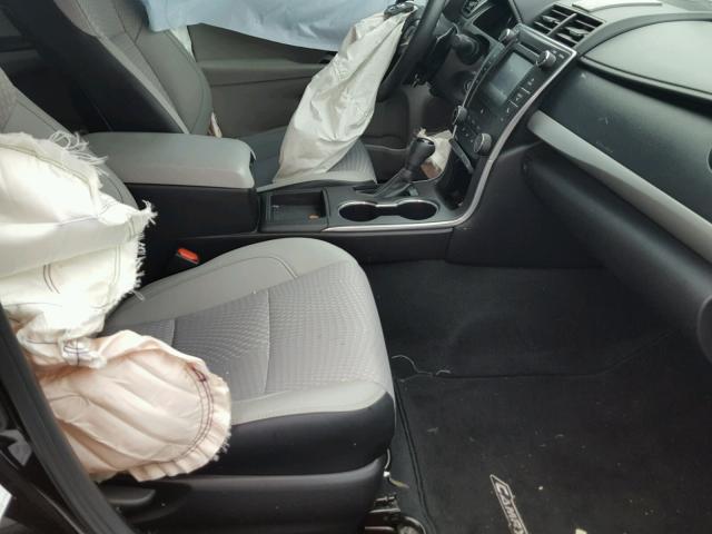 4T1BF1FK2FU495644 - 2015 TOYOTA CAMRY LE შავი ფოტო 5