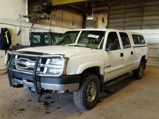 1GCHK23U54F162779 - 2004 CHEVROLET SILVERADO WHITE photo 2