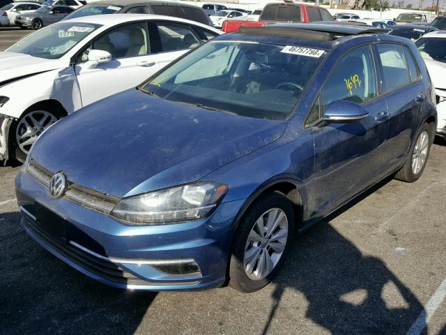 3VWG17AU5JM275218 - 2018 VOLKSWAGEN GOLF COMFO BLUE photo 2