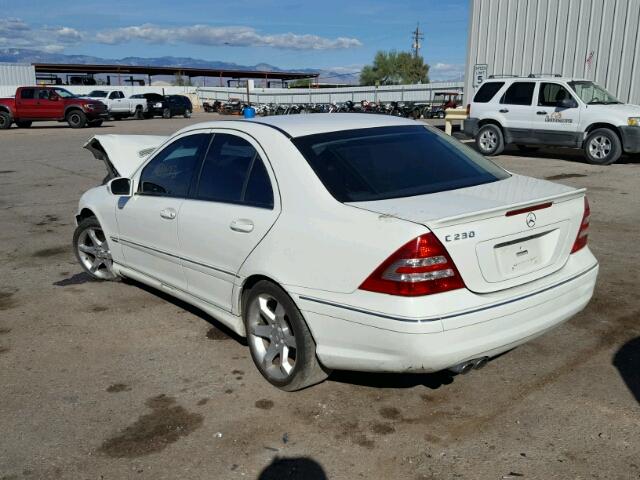 WDBRF52H07F924790 - 2007 MERCEDES-BENZ C 230 WHITE photo 3