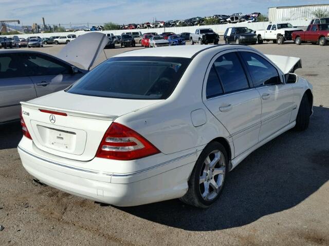 WDBRF52H07F924790 - 2007 MERCEDES-BENZ C 230 WHITE photo 4