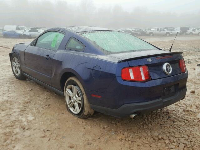 1ZVBP8AM5C5265697 - 2012 FORD MUSTANG BLUE photo 3