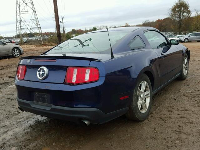 1ZVBP8AM5C5265697 - 2012 FORD MUSTANG BLUE photo 4