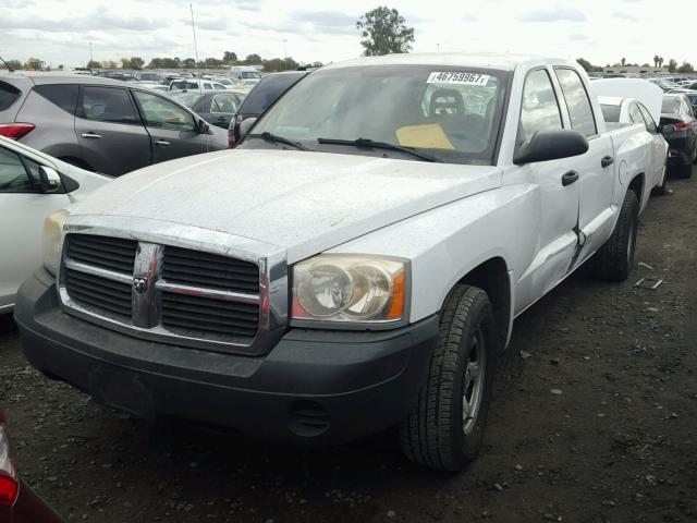 1D7HE28K86S556758 - 2006 DODGE DAKOTA QUA WHITE photo 2