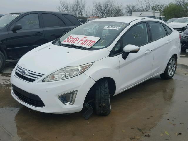 3FADP4CJ2CM103565 - 2012 FORD FIESTA SEL WHITE photo 2