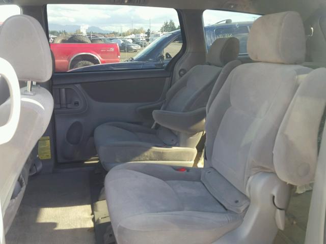 5TDZA23C75S223985 - 2005 TOYOTA SIENNA CE SILVER photo 6