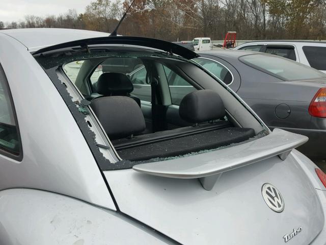 3VWDD21CX3M409552 - 2003 VOLKSWAGEN NEW BEETLE 银色 照片 9