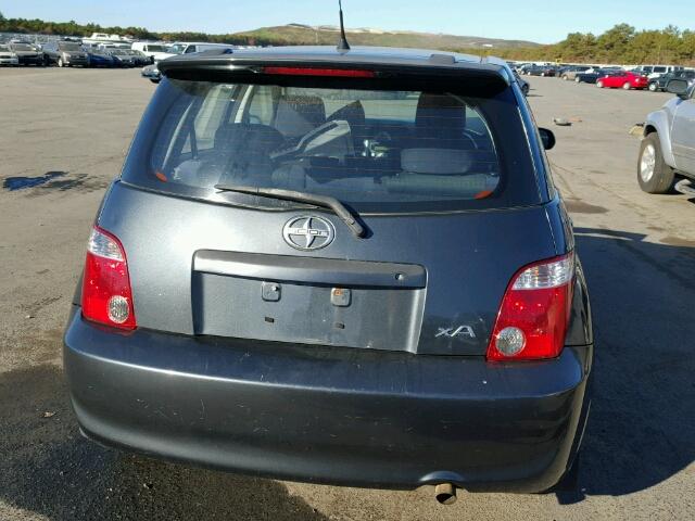 JTKKT604660145888 - 2006 TOYOTA SCION XA GRAY photo 10