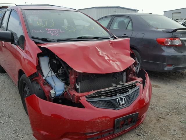 JHMGE8H39BS011632 - 2011 HONDA FIT RED photo 9