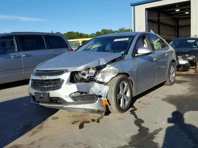 1G1PE5SB4F7139875 - 2015 CHEVROLET CRUZE LT SILVER photo 2