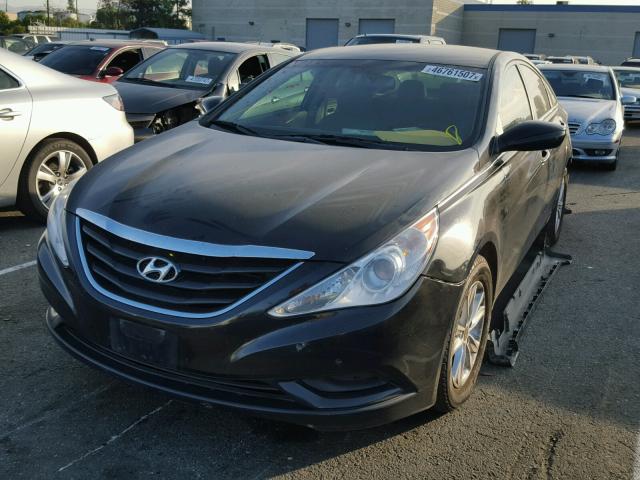 5NPEB4AC2DH746586 - 2013 HYUNDAI SONATA GLS BLACK photo 2