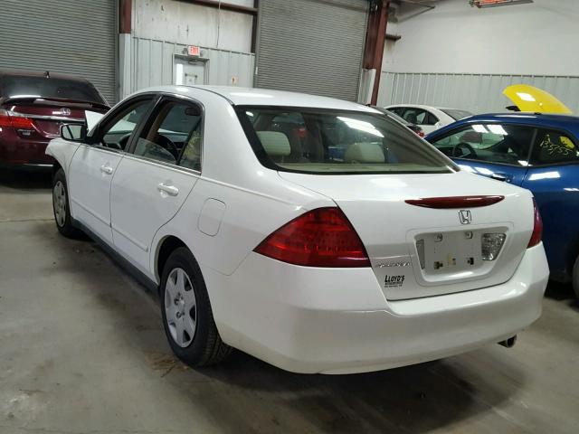 1HGCM56486A007582 - 2006 HONDA ACCORD LX WHITE photo 3