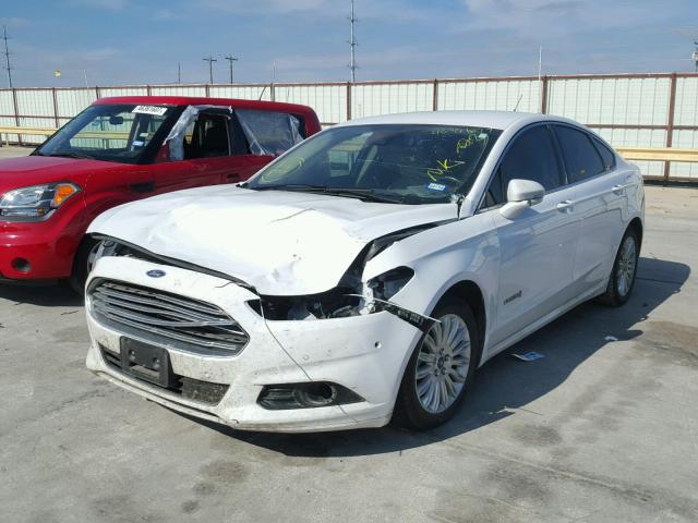 3FA6P0LU7DR370569 - 2013 FORD FUSION SE WHITE photo 2