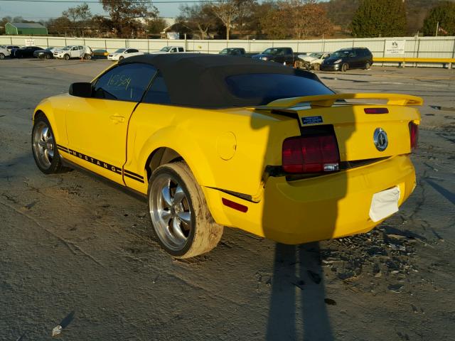 1ZVFT84N255183544 - 2005 FORD MUSTANG YELLOW photo 3