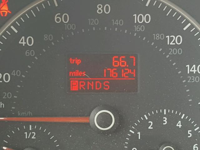 3VWPF31YX8M407171 - 2008 VOLKSWAGEN NEW BEETLE 奶油色 照片 8