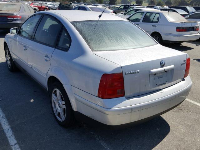 WVWEH63B71E033452 - 2001 VOLKSWAGEN PASSAT GLX SILVER photo 3