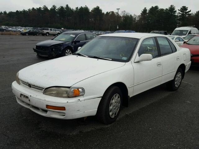 4T1BG12K4TU938648 - 1996 TOYOTA CAMRY DX WHITE photo 2