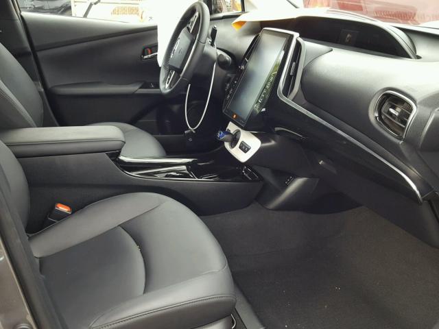 JTDKARFPXH3017686 - 2017 TOYOTA PRIUS PRIM შავი ფოტო 5