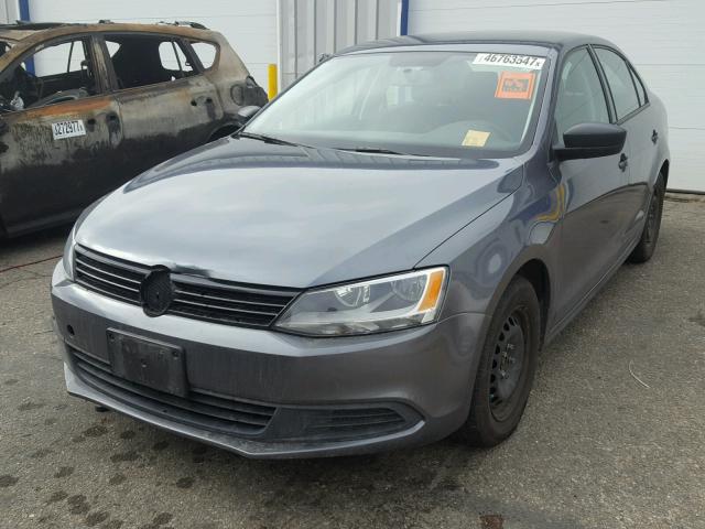 3VW1K7AJ1DM301133 - 2013 VOLKSWAGEN JETTA BASE GRAY photo 2