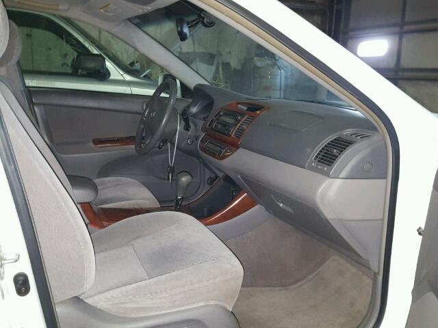 4T1BE32KX3U195768 - 2003 TOYOTA CAMRY LE 白色 照片 5