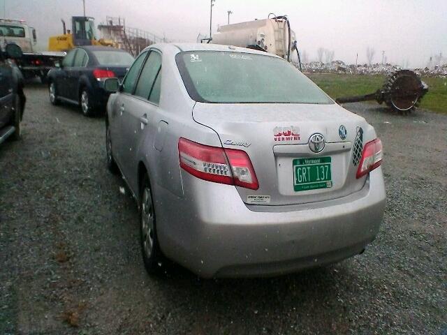 4T4BF3EK6AR021269 - 2010 TOYOTA CAMRY BASE SILVER photo 3