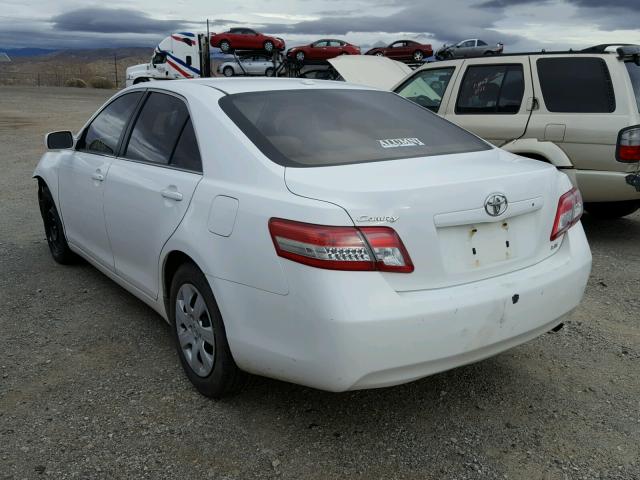 4T1BF3EK4BU587703 - 2011 TOYOTA CAMRY BASE WHITE photo 3