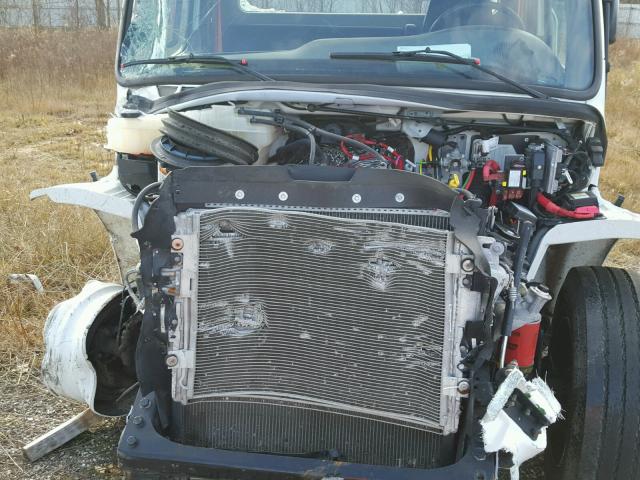 1FVACWDTXHHHW1352 - 2017 FREIGHTLINER M2 106 MED WHITE photo 9