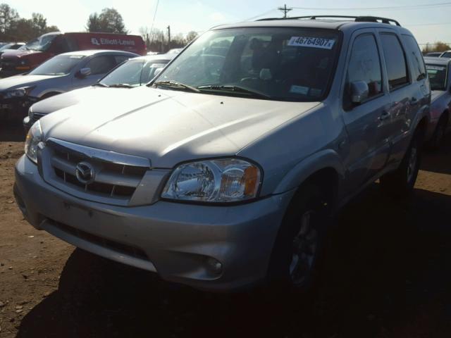 4F2CZ96125KM36755 - 2005 MAZDA TRIBUTE S SILVER photo 2