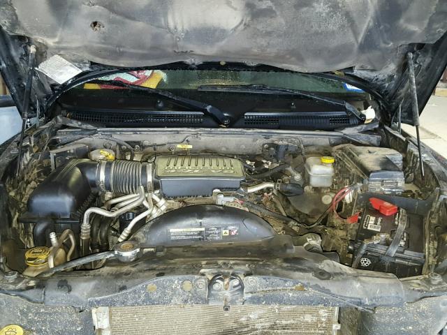 1D7HE48N95S271068 - 2005 DODGE DAKOTA QUA BLACK photo 7