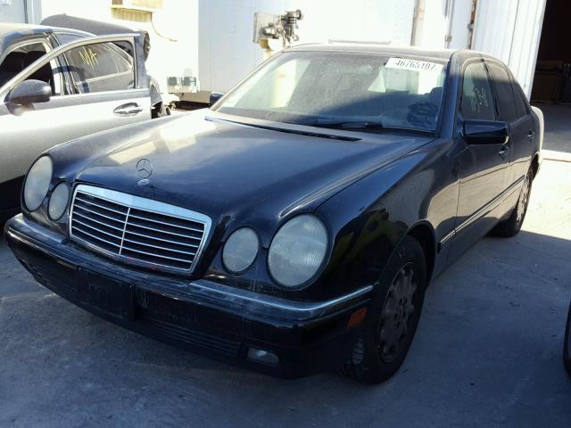 WDBJF65H1XA791842 - 1999 MERCEDES-BENZ E 320 BLACK photo 2