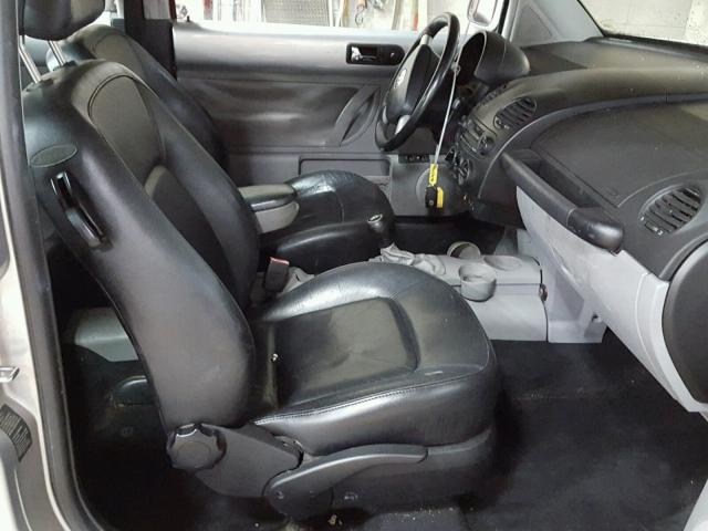 3VWCK21C31M458252 - 2001 VOLKSWAGEN NEW BEETLE 银色 照片 5