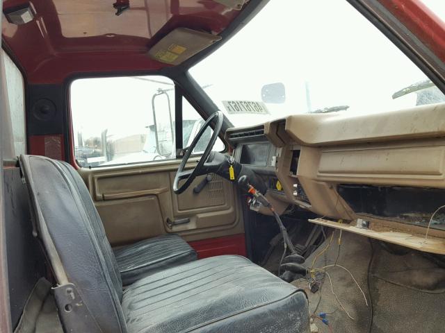 1FDXF82K6HVA29992 - 1987 FORD F800 RED photo 5