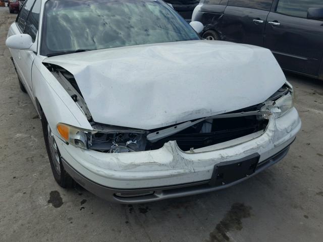 2G4WF5211X1472987 - 1999 BUICK REGAL GS WHITE photo 9