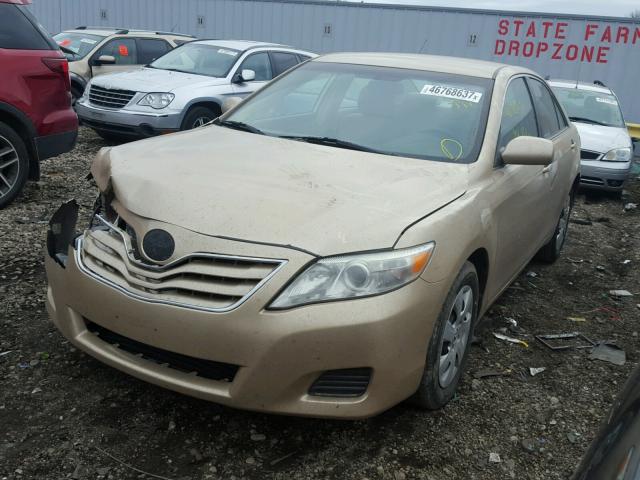 4T1BF3EK0AU064743 - 2010 TOYOTA CAMRY BASE GOLD photo 2