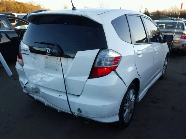 JHMGE8H44AS025980 - 2010 HONDA FIT SPORT WHITE photo 4