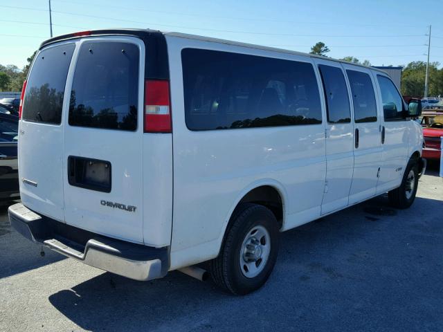 1GAHG39UX31214863 - 2003 CHEVROLET EXPRESS G3 WHITE photo 4