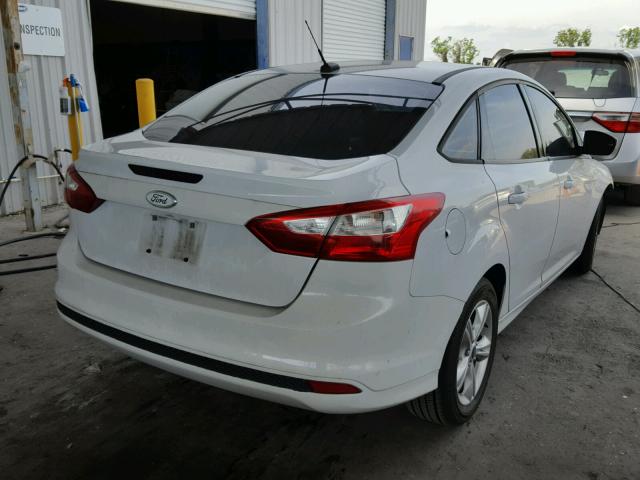 1FADP3F2XDL330679 - 2013 FORD FOCUS SE WHITE photo 4