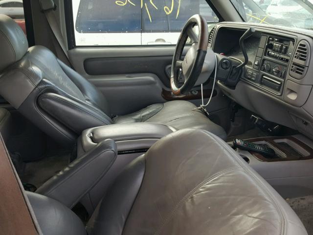 1GKEK13R0XR914792 - 1999 GMC DENALI GRAY photo 5