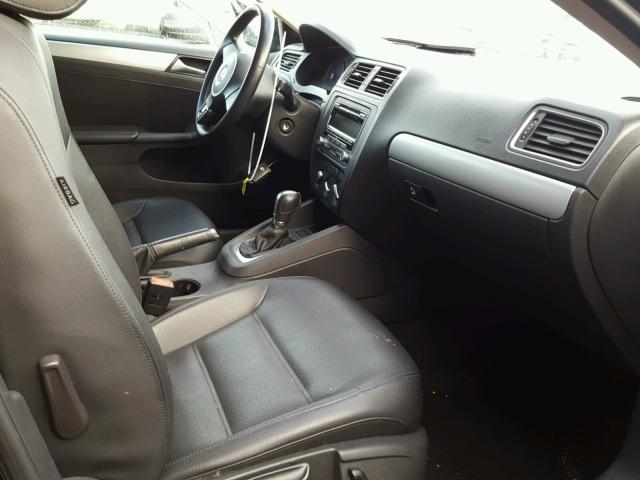 3VWDP7AJ2DM250983 - 2013 VOLKSWAGEN JETTA SE 黑色 照片 5