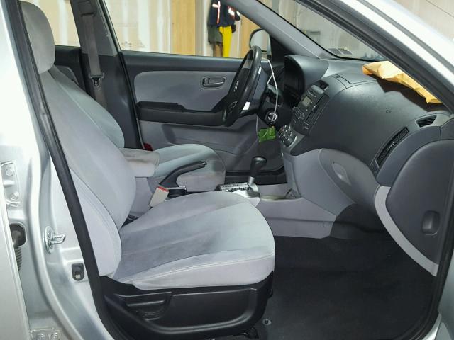 KMHDU46D89U688869 - 2009 HYUNDAI ELANTRA GL SILVER photo 5