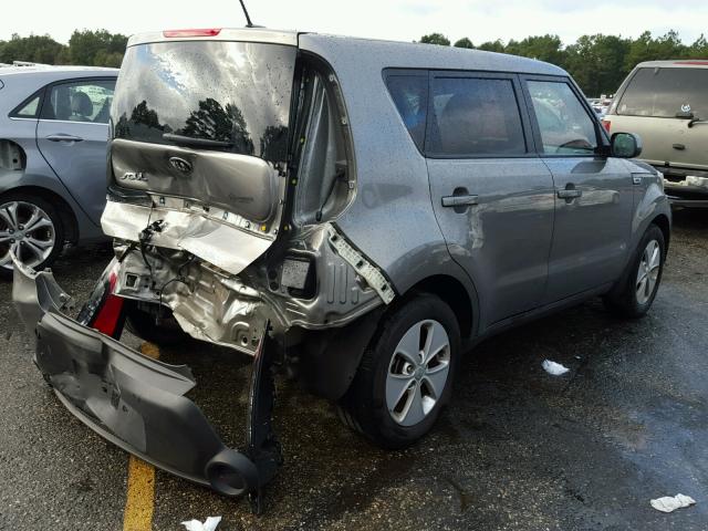 KNDJN2A22F7218877 - 2015 KIA SOUL GRAY photo 4