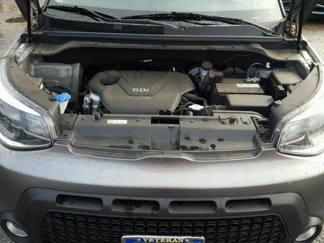 KNDJN2A22F7218877 - 2015 KIA SOUL GRAY photo 7