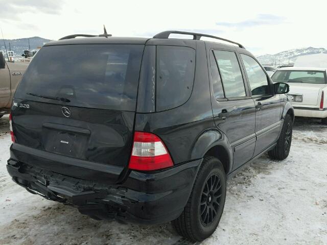 4JGAB54EX2A293061 - 2002 MERCEDES-BENZ ML 320 BLACK photo 4