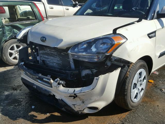 KNDJT2A55D7497920 - 2013 KIA SOUL WHITE photo 9