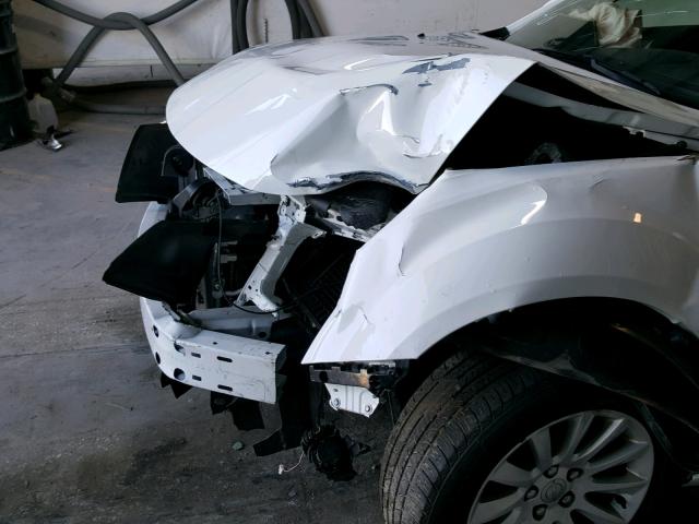 2C3CCAAGXCH141166 - 2012 CHRYSLER 300 WHITE photo 9